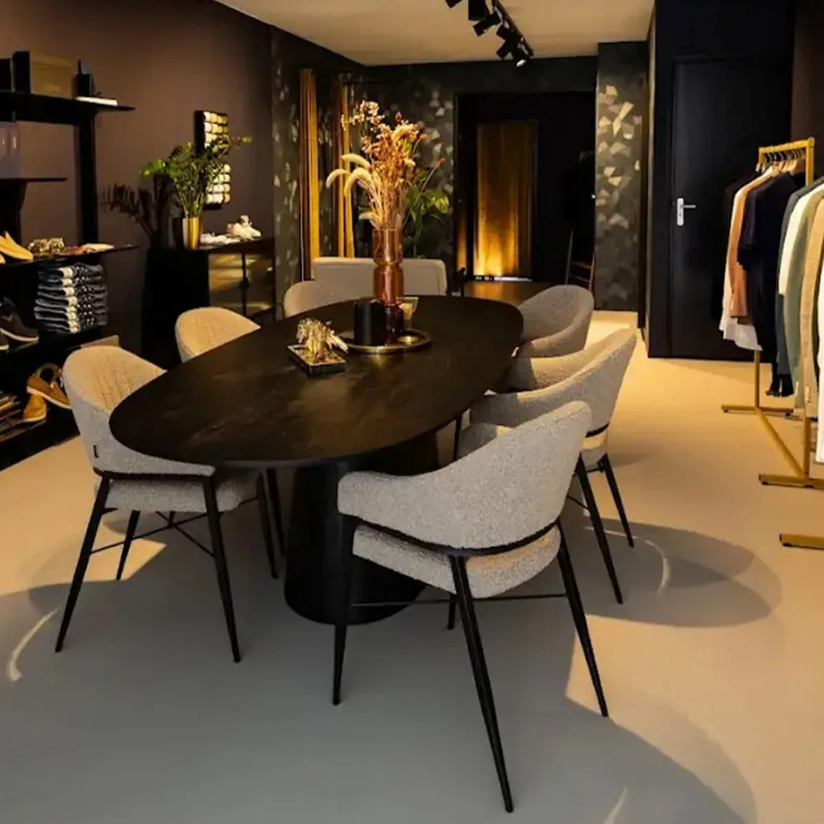 de-Kleermakers-case-afbeelding-uit-de-jas-scheuren-webba-2026